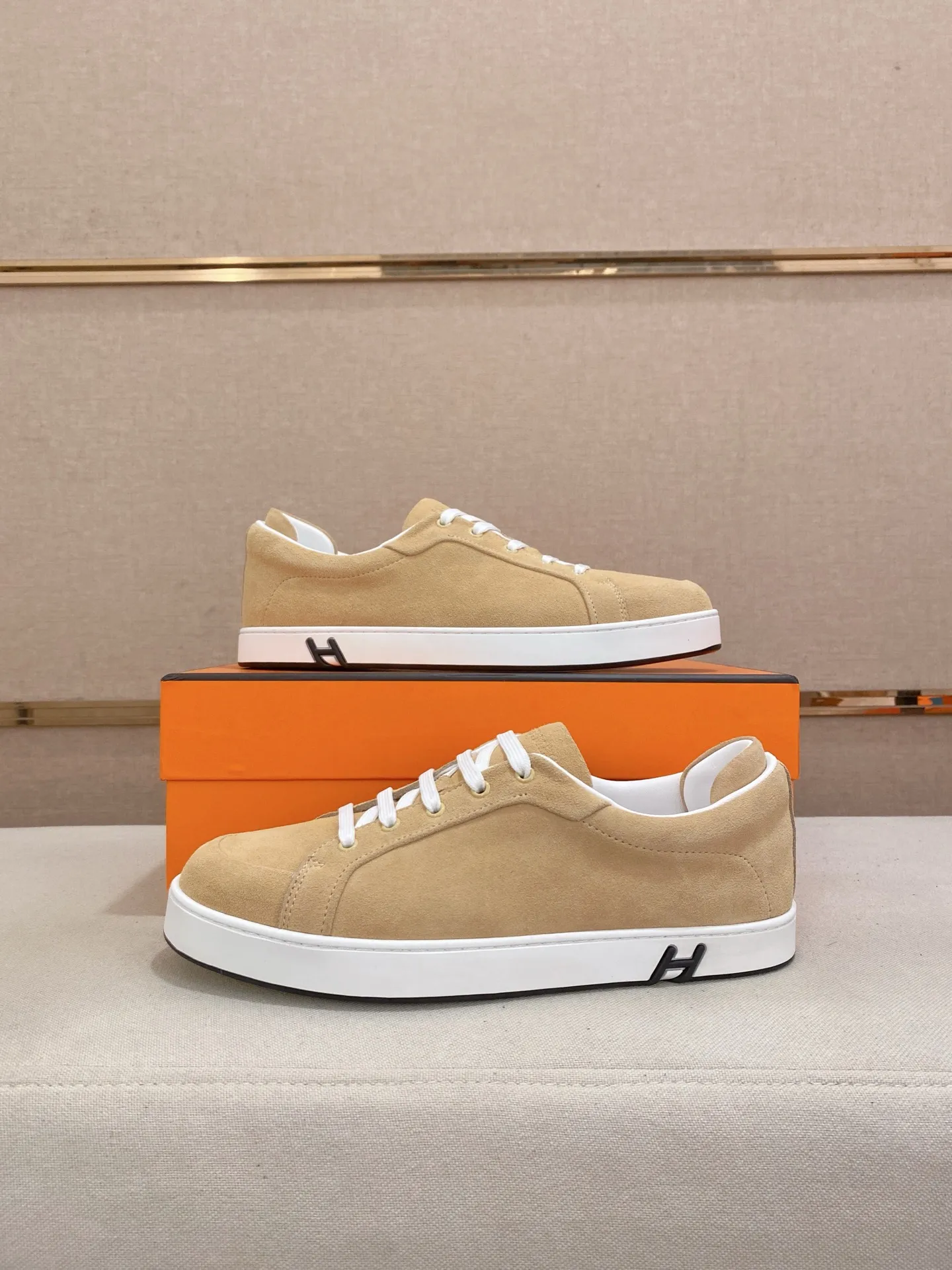 Men's clothing and shoes💰: 442💰《HERMES》【Classic original single version】Hermès; top 🔝purchase agent🔍🔍men's latest 🇺🇸 counter sales simultaneously, imported from Italy original ▲▲cowhide ▲▲ (high-end, nobility, class) ) Exquisite workmanship (Italian 🇮🇹 imported water-dyed 🐂 cowhide lining) sole: original sole provided by the original factory, ⚠️exclusive double-layer activity·TPR·rubber·combined molded outsole; super comfortable·wear-resistant·non-slip·environmental protection The real thing is more beautiful if you take the real thing (high quality, follow the order). You can enter and exit the counter at will * Number of yards: 38-44 (45 can be customized and cannot be returned or exchanged)
